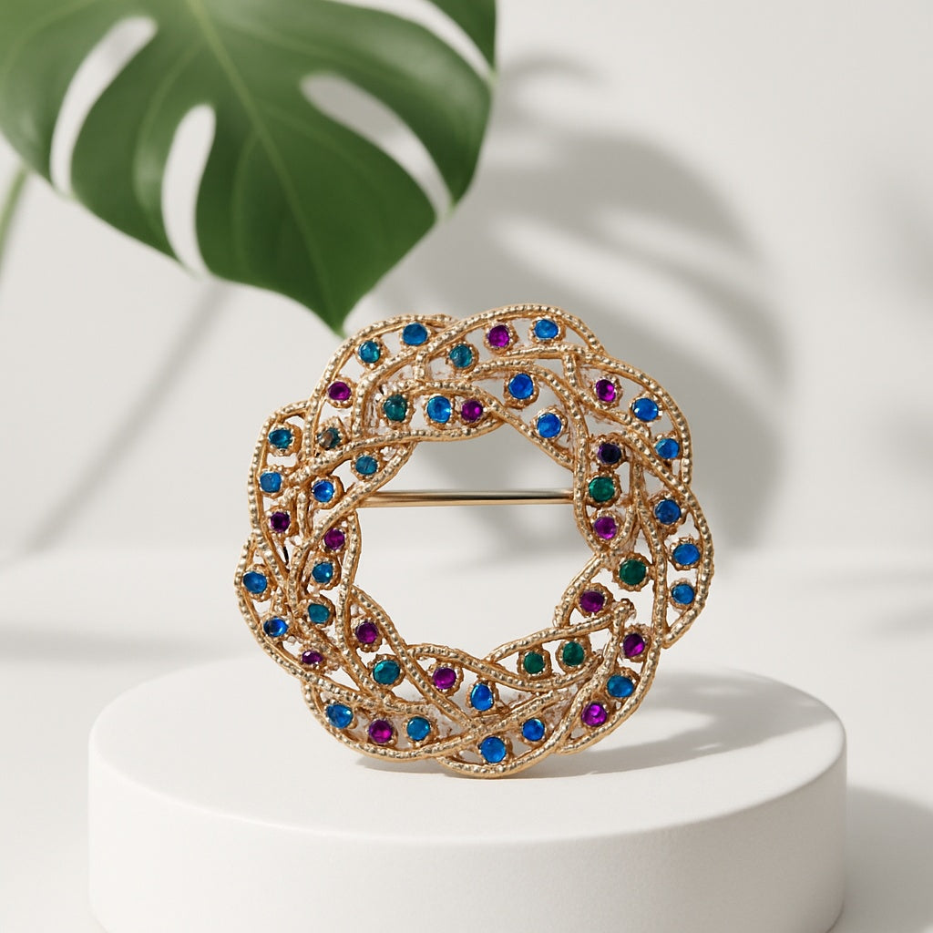 Avon Festive Christmas Pin Wreath