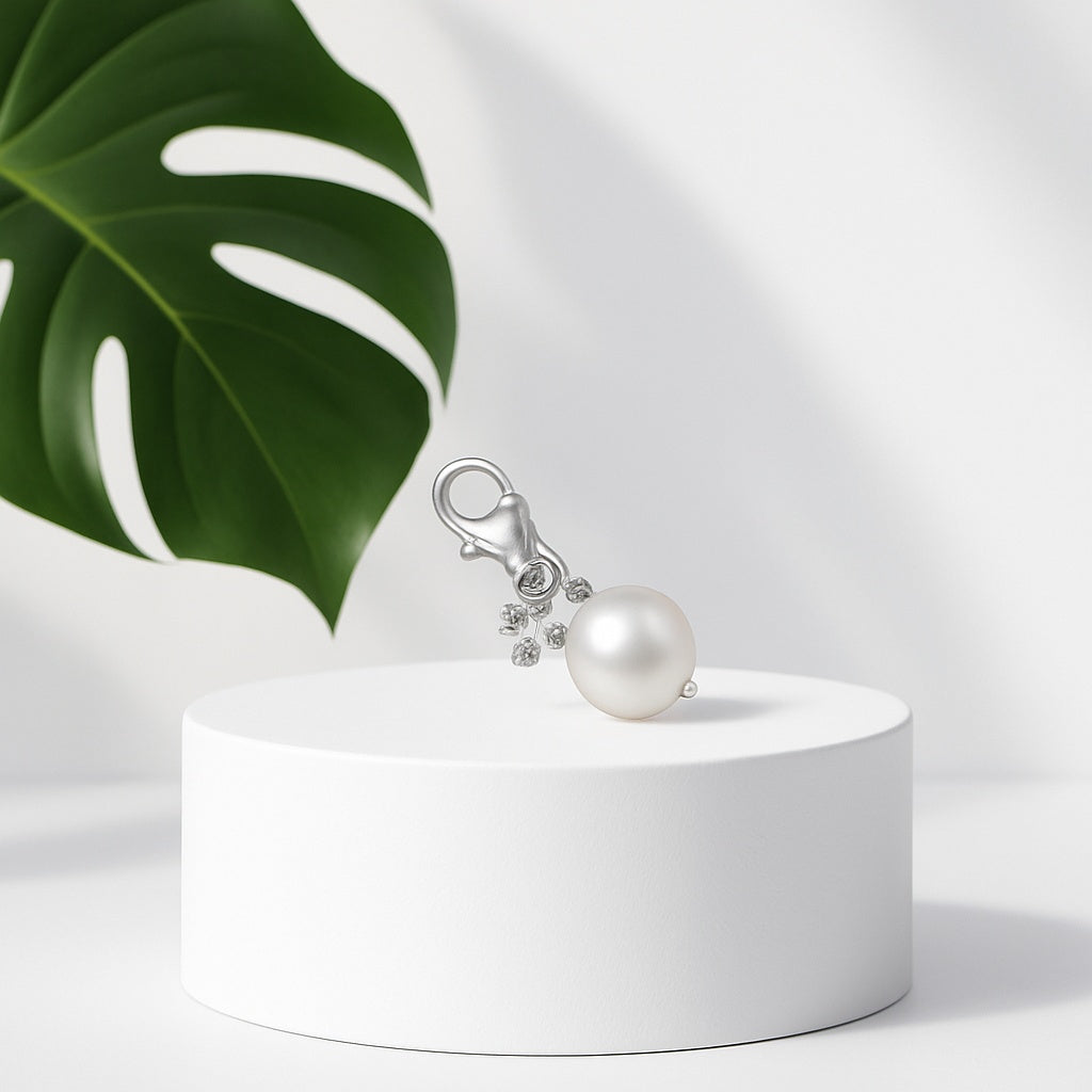 Avon Pearlesque Charm