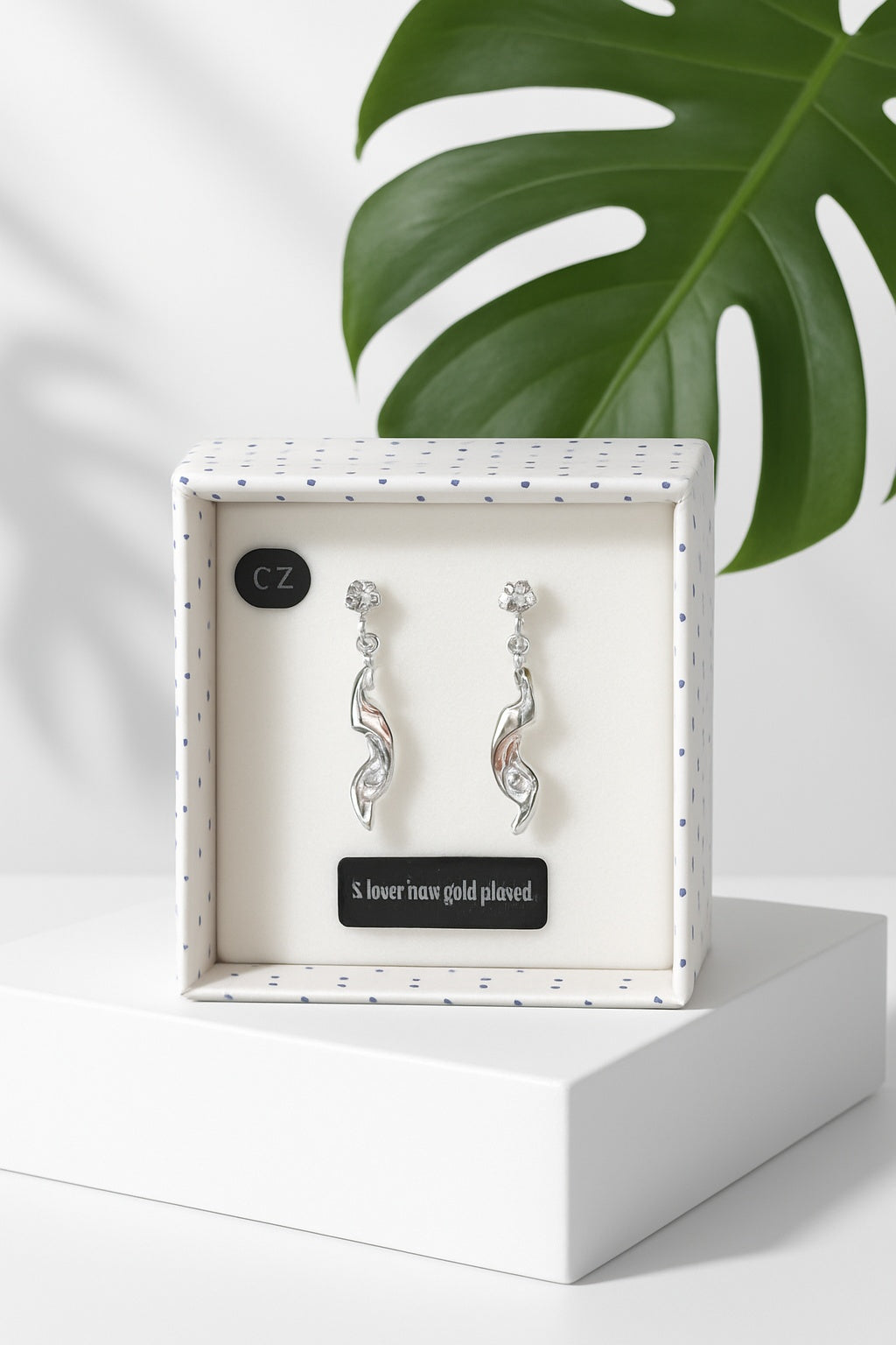 Equilibrium Glamour Ribbon Earrings