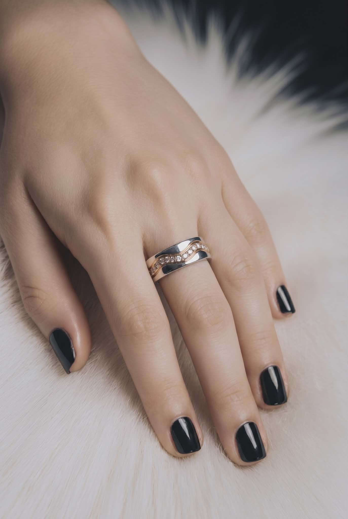 Avon Dazzling Two Tone Stackable Ring Set
