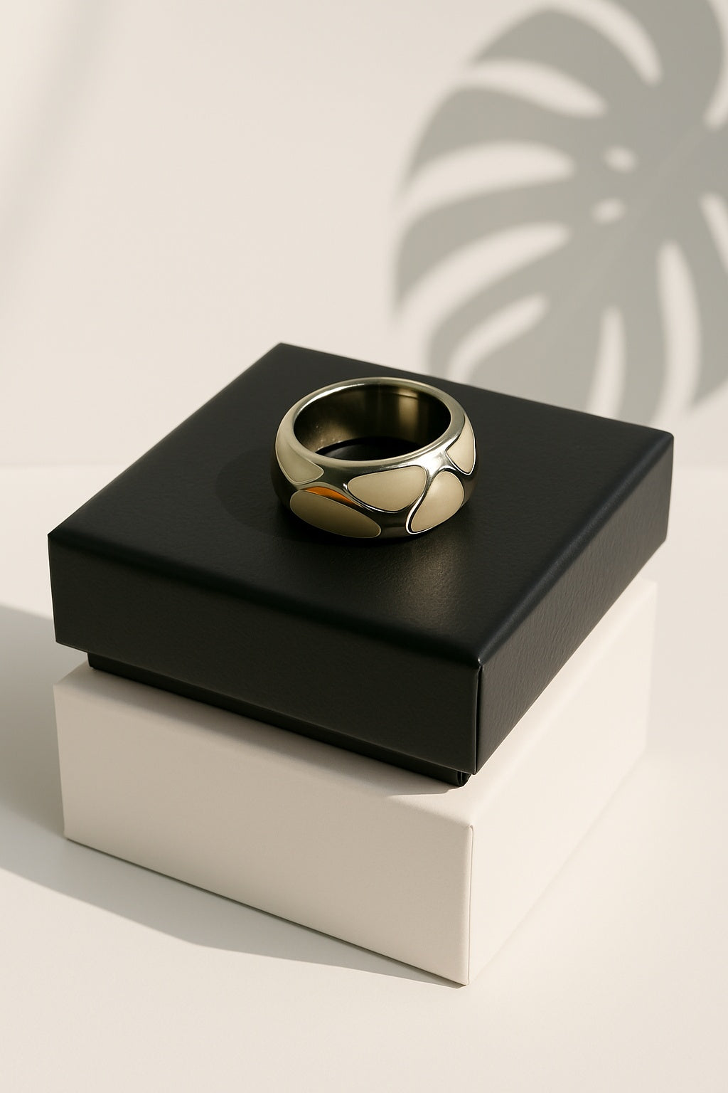 Avon Enamel Elegance Ring