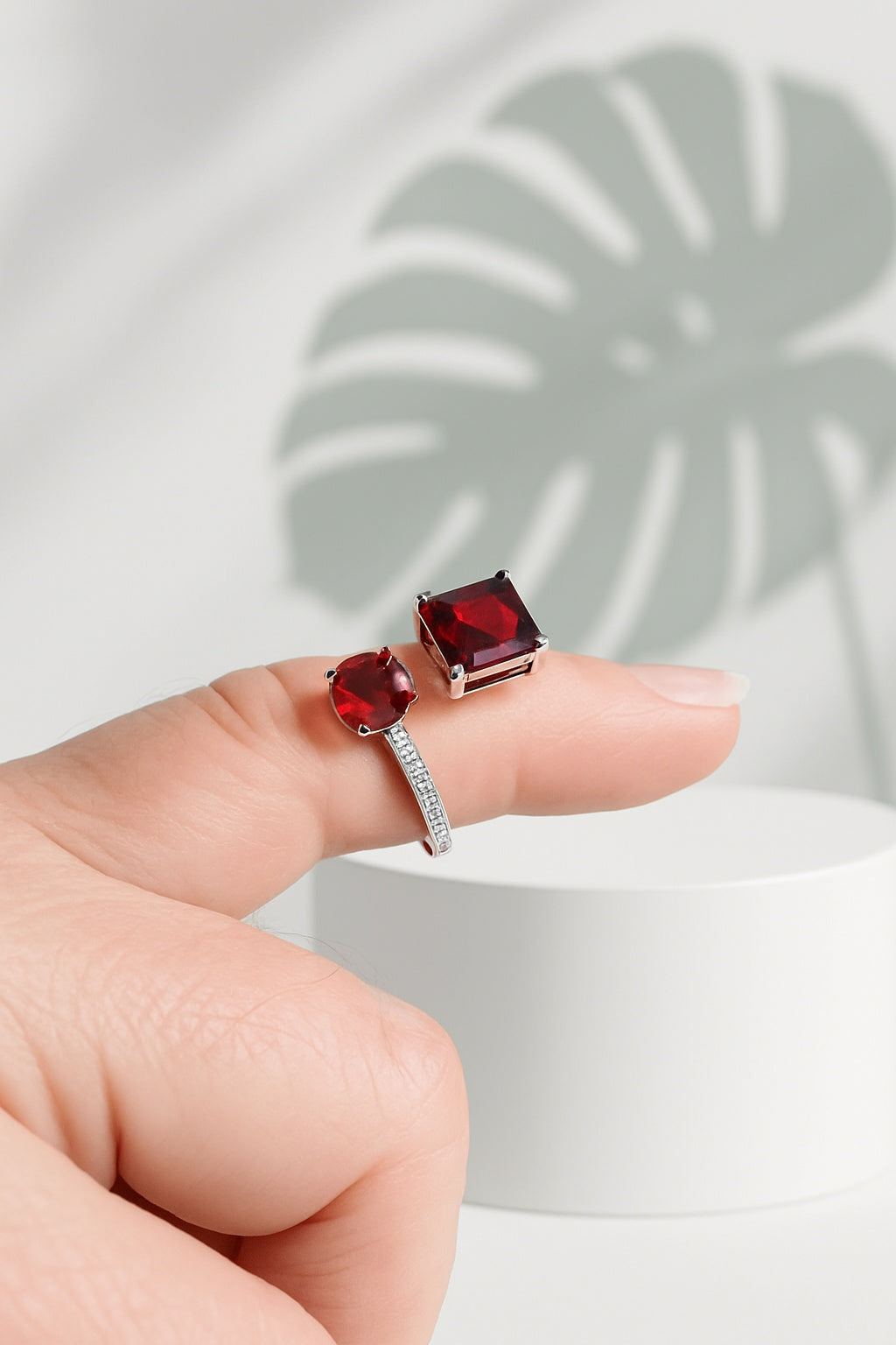 Avon Goodnight Kiss Ring