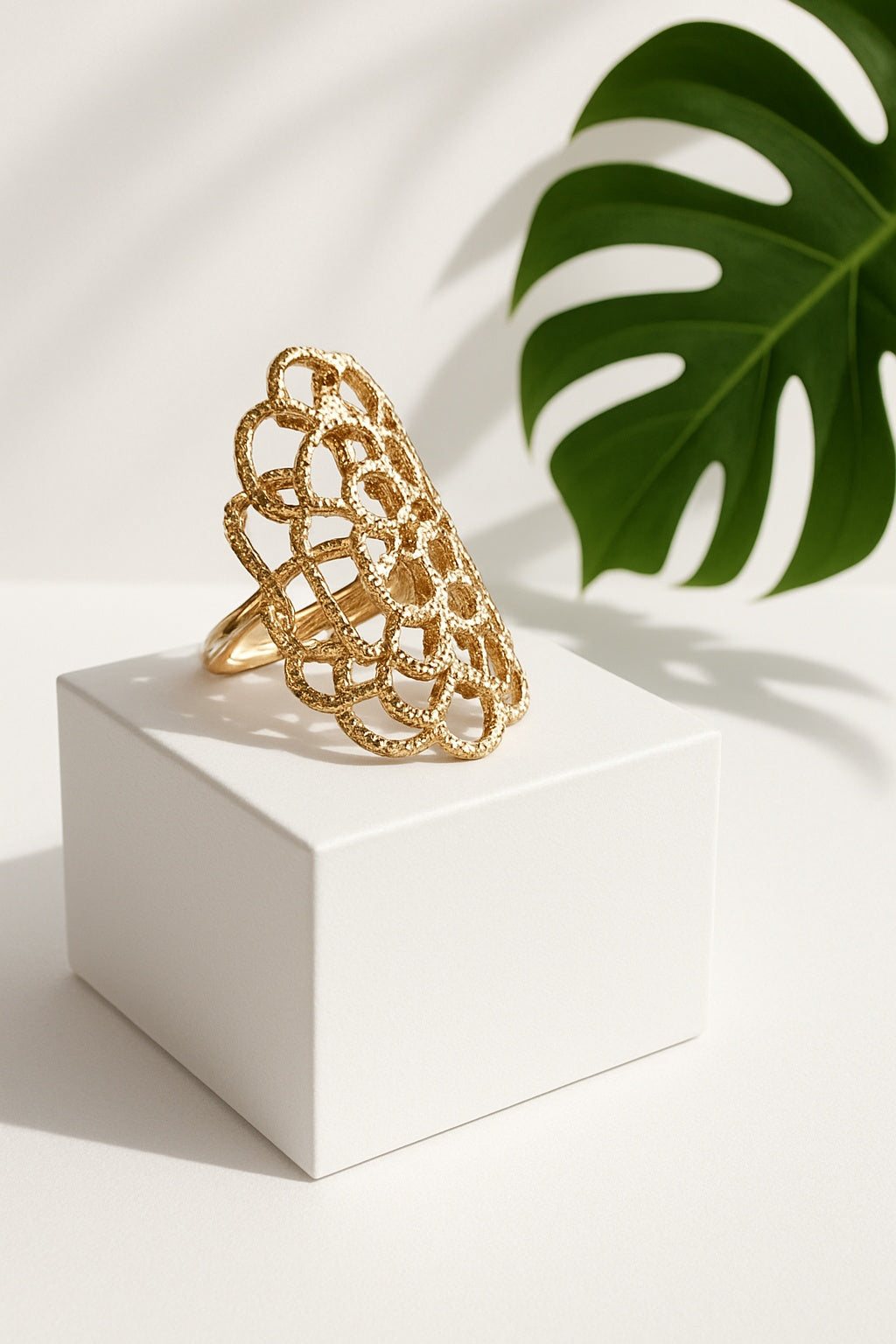 Avon Monarch Petals Ring Gold