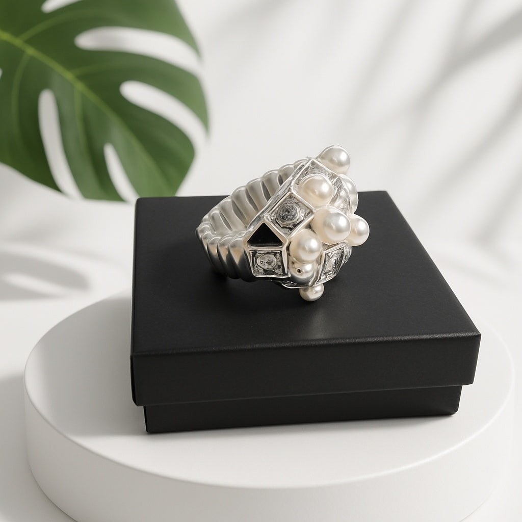 Avon Silvertone Sensational Splendour Ring